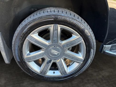 Used 2017 Cadillac Escalade Luxury AWD/4WD image 42