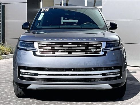 Used 2025 Land Rover Range Rover Long Wheelbase Autobiography image 2