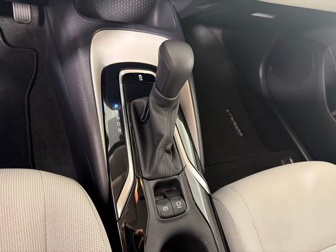 Used 2022 Toyota Corolla LE FWD image 17