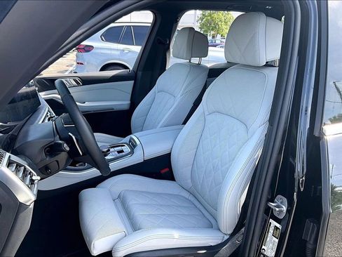 Used 2025 BMW X5 xDrive40i w/ Climate Comfort Package AWD/4WD image 17
