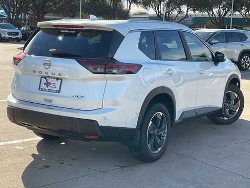 New 2025 Nissan Rogue SV w/ SV Premium Package image 5