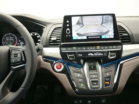 Used 2026 Honda Odyssey Touring image 18
