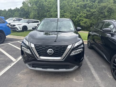 Used 2023 Nissan Rogue SV AWD/4WD image 2