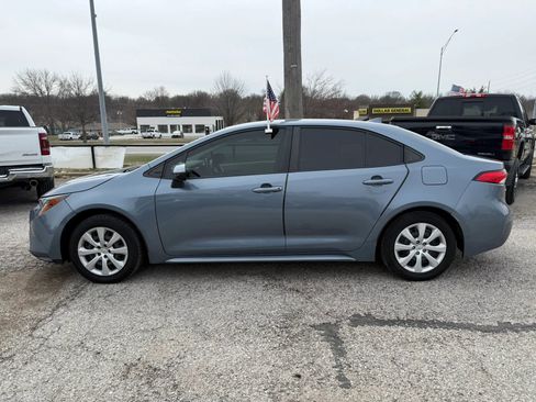 Used 2021 Toyota Corolla LE image 6