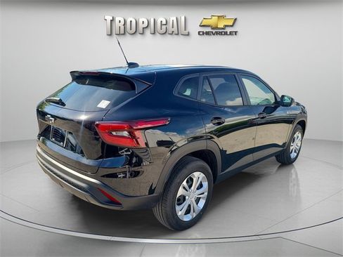 New 2026 Chevrolet Trax LS image 5