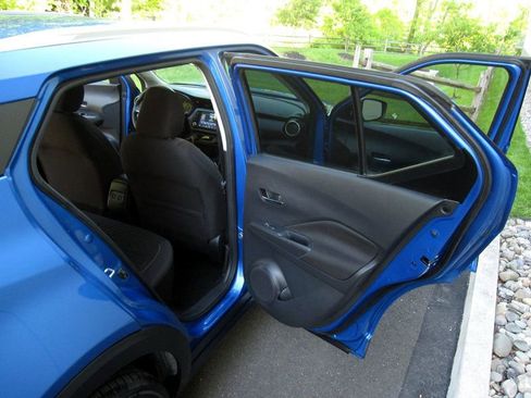Used 2021 Nissan Kicks SV FWD image 25