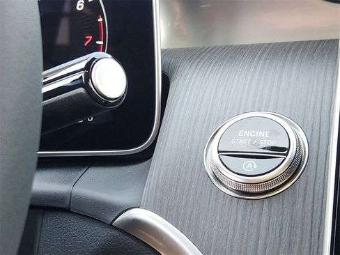 New 2025 Mercedes-Benz GLC 300 4MATIC image 19