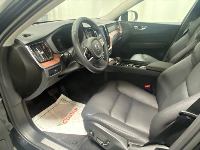 Certified 2023 Volvo XC60 B5 Plus AWD/4WD image 9
