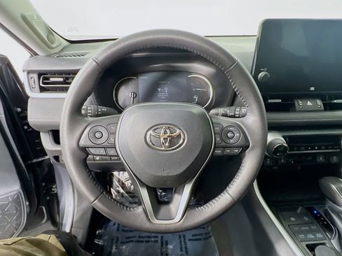 Used 2023 Toyota RAV4 XLE Premium image 10