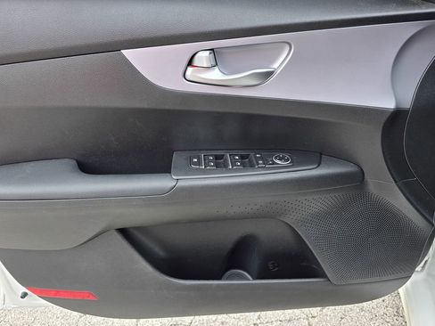 Used 2024 Kia Forte LXS FWD image 9