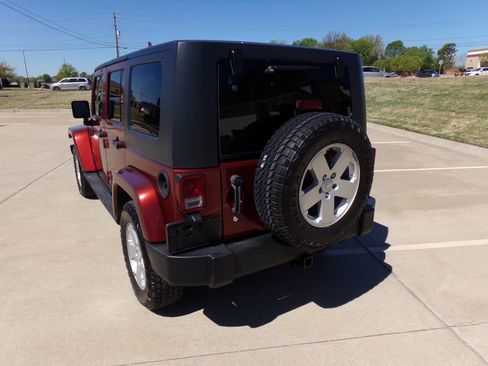Used 2007 Jeep Wrangler Unlimited Sahara w/ Dual Top Group image 26