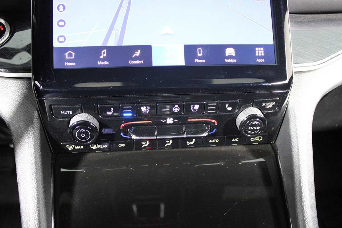 Used 2023 Jeep Grand Cherokee Trailhawk AWD/4WD image 22