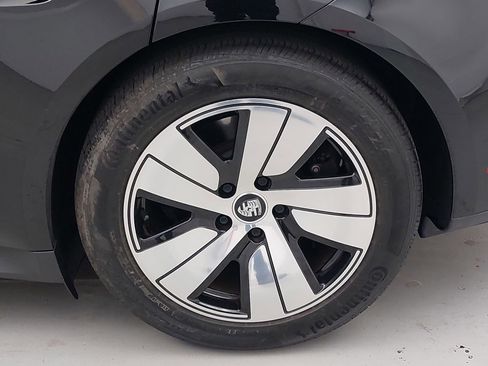 Certified 2022 Porsche Taycan image 36