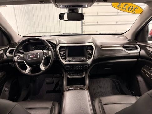Used 2023 GMC Acadia SLT AWD/4WD image 14
