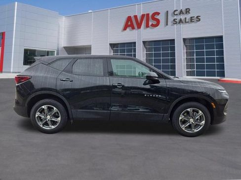 Used 2025 Chevrolet Blazer LT FWD image 5