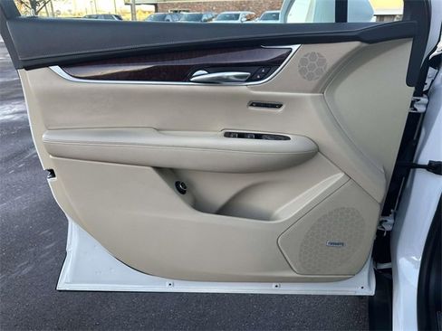 Used 2017 Cadillac XT5 Luxury w/ Driver Awareness Package image 16