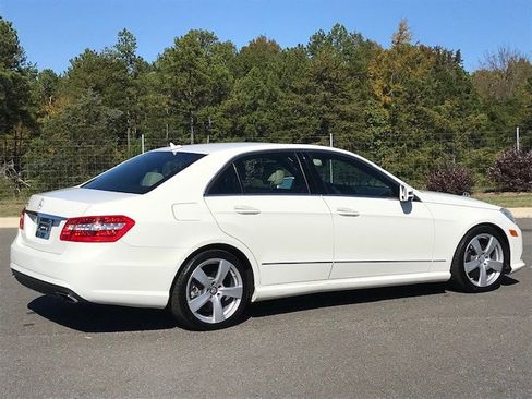 Used 2010 Mercedes-Benz E 350 Sedan image 3