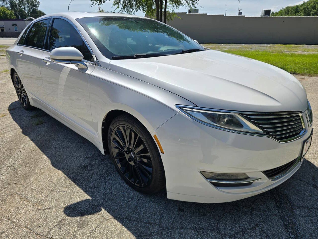 Used 2013 Lincoln MKZ FWD image 3