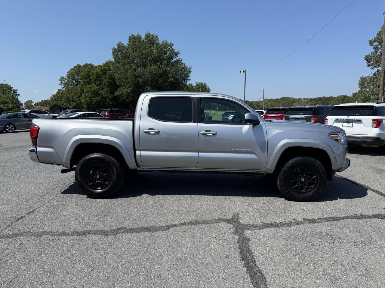 Used 2020 Toyota Tacoma SR5 RWD image 8