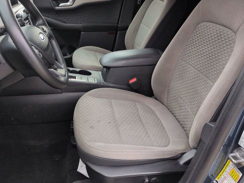 Used 2020 Ford Escape SE image 17