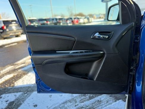 Used 2015 Dodge Journey Crossroad w/ Flexible Seating Group image 13