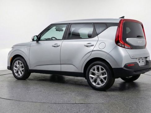 Used 2025 Kia Soul LX w/ LX Technology Package image 6
