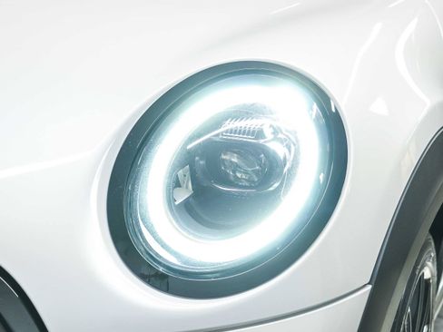 Certified 2024 MINI Cooper SE FWD image 9