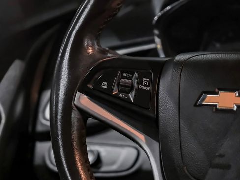 Used 2022 Chevrolet Trax LT w/ LT Convenience Package image 14