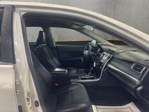 Used 2017 Toyota Camry SE FWD image 22