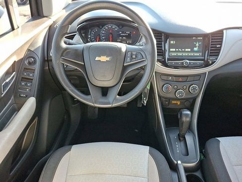 Used 2017 Chevrolet Trax LS image 13