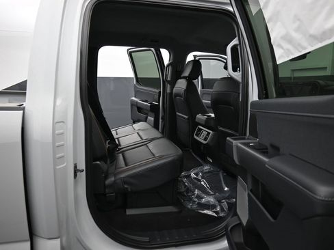 New 2026 Ford F250 Lariat w/ Chrome Package image 21