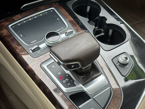 Used 2017 Audi Q7 3.0T Premium Plus image 23