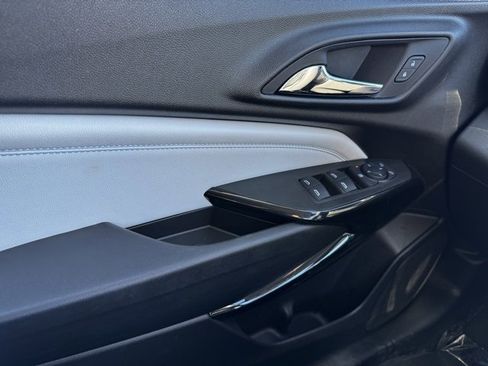 Certified 2025 Chevrolet Trax LT image 29