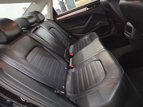Used 2012 Volkswagen Passat 3.6 SE FWD image 36