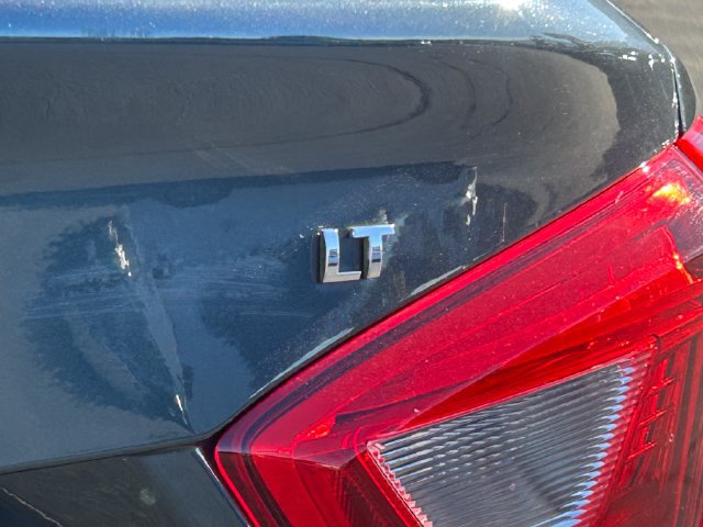 Used 2017 Chevrolet Cruze LT FWD image 4