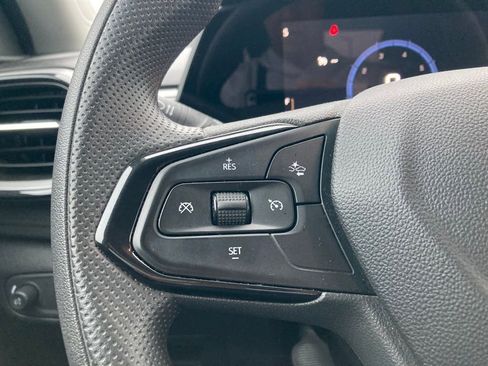 Used 2025 Chevrolet TrailBlazer LT FWD image 12