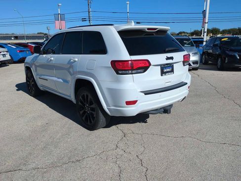 Used 2018 Jeep Grand Cherokee Altitude image 6