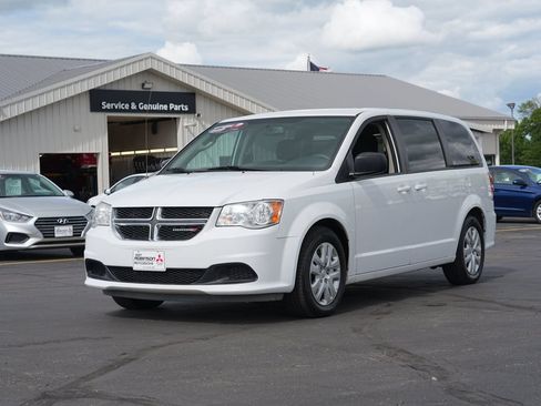 Used 2018 Dodge Grand Caravan SE w/ UConnect Hands-Free Group FWD image 7