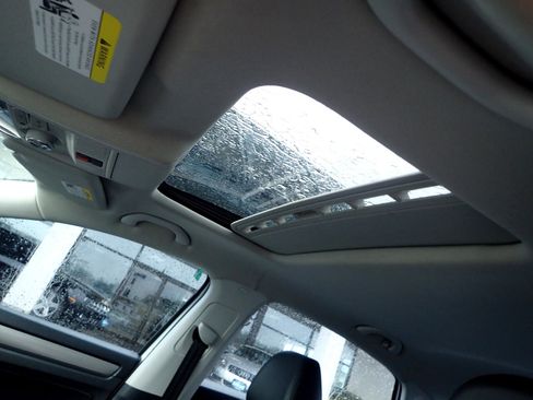 Used 2015 Volkswagen Passat 1.8T SE image 14