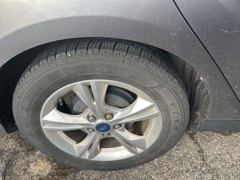 Used 2014 Ford Focus SE image 10