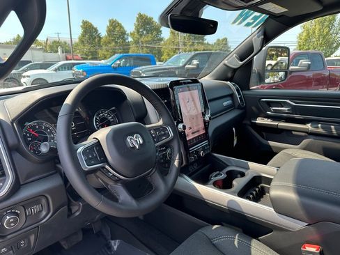 New 2025 RAM 1500 Big Horn AWD/4WD image 12