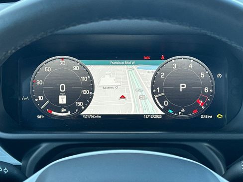 Used 2025 Land Rover Defender 110 S image 24