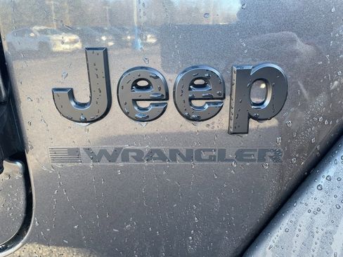 Used 2025 Jeep Wrangler Sport S image 8