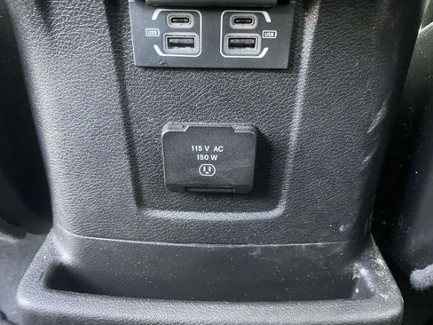 Used 2024 Jeep Wrangler Unlimited Sahara AWD/4WD image 9
