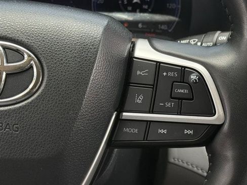 Used 2024 Toyota Highlander Platinum AWD/4WD image 15