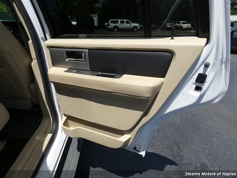 Used 2016 Ford Expedition XLT w/ Equipment Group 202A RWD image 60