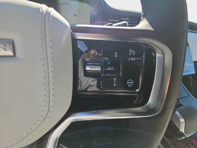 New 2026 Land Rover Range Rover Sport SE AWD/4WD image 18