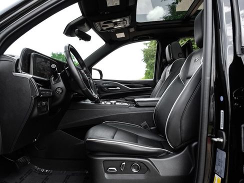 Used 2021 Cadillac Escalade ESV Sport w/ Driver Assist Tech Package AWD/4WD image 3