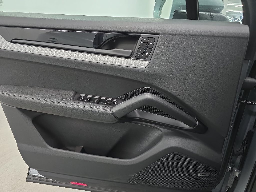 Certified 2026 Porsche Cayenne AWD/4WD image 22