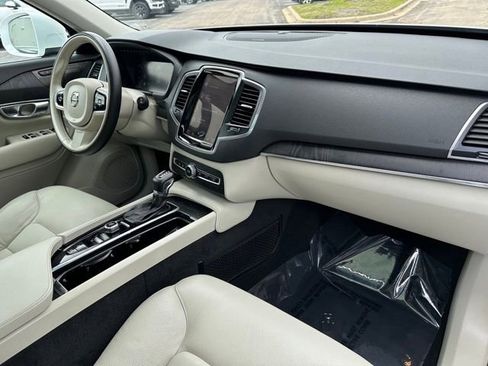 Used 2020 Volvo XC90 T6 Momentum w/ Protection Package Premier AWD/4WD image 9